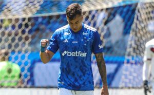 cruzeiro supera libertad e abre vantagem importante para a volta em belo horizonte
