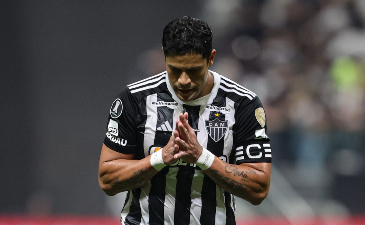 hulk volta a perder pênalti na libertadores e torcida do atlético mg relembra trauma: “já vi esse filme”