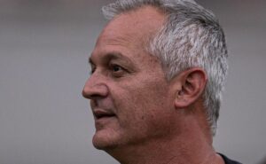 r$ 250 milhões: promessa joão pedro lecce de multa milionária vai jogar com lisca, por empréstimo