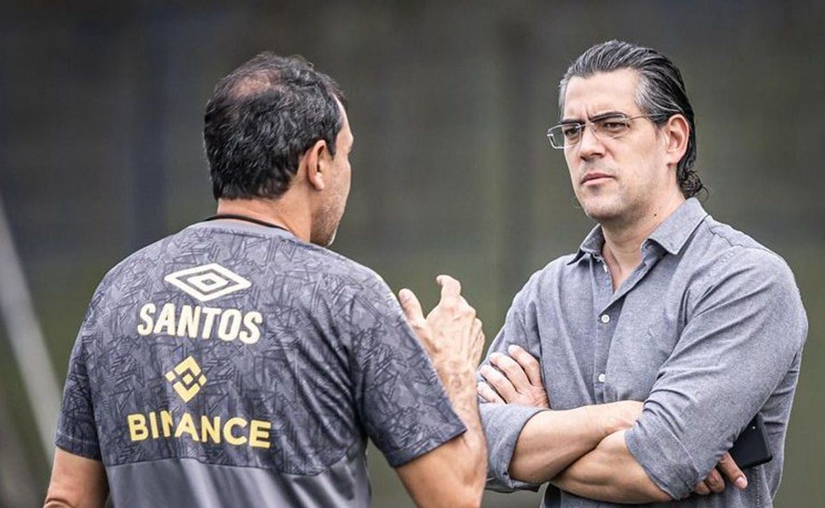 r$ 8,5 milhões: paulo bracks inicia reformulação e santos busca rescisão com 2 jogadores