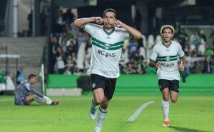 coritiba tem chances de vencer o líder do campeonato? veja o que dizem as casas de apostas