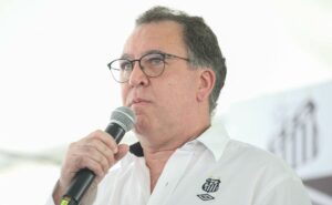 marcelo teixeira evita falar sobre a permanência de fábio carille no santos