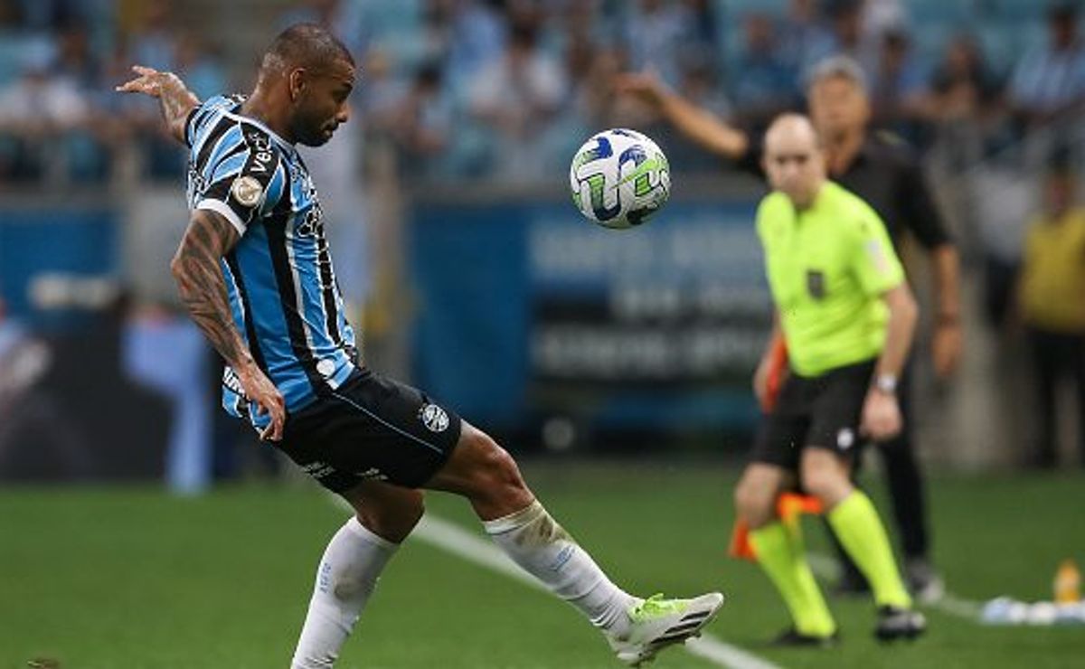 ex grêmio, joão pedro galvão se junta ao clube inglês em busca de novo começo!