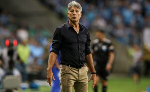 torcida do grêmio critica técnico e pede mudança no comando: "com renato, o grêmio só piora"