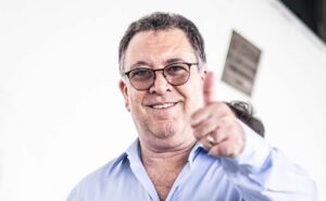 marcelo teixeira procurou treinador ex corinthians para substituir carille e bastidores são revelados