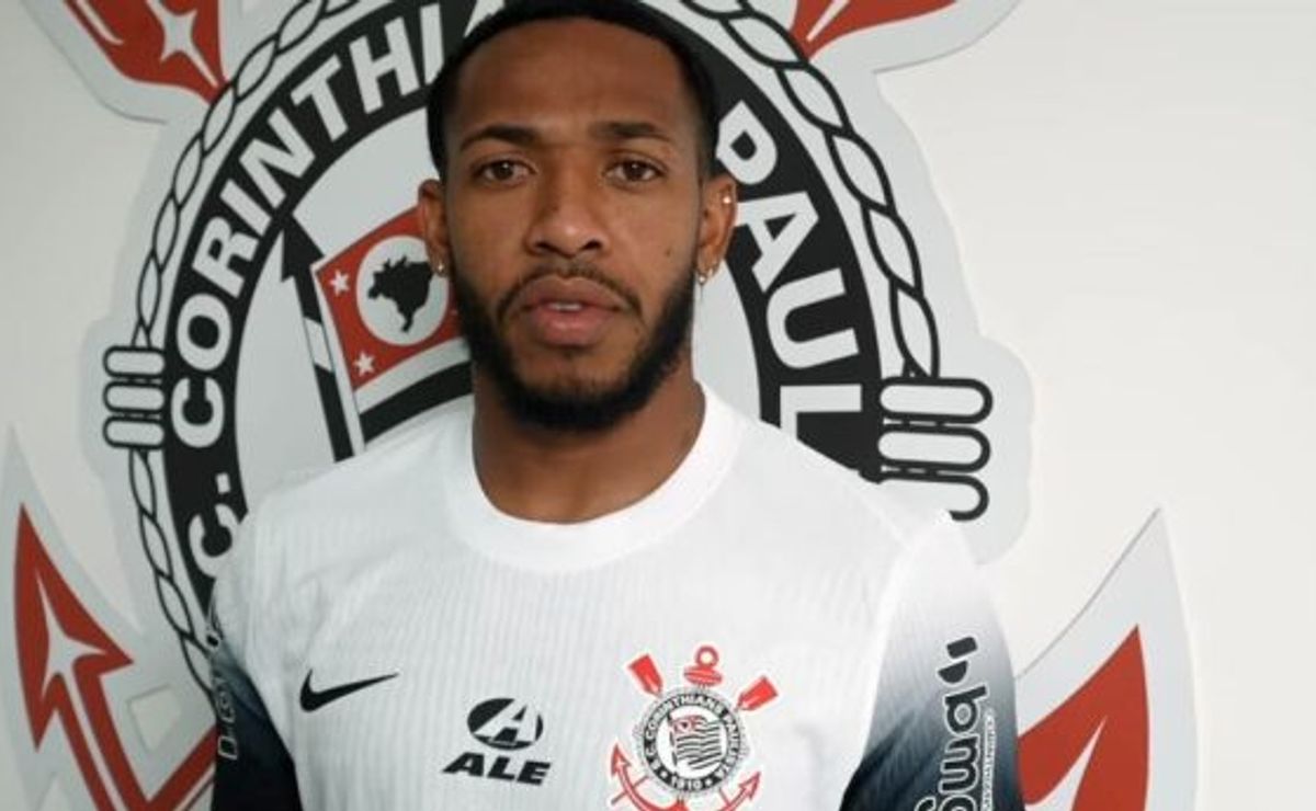 martínez enaltece torcida do corinthians e fala sobre depay: 'É outra coisa'