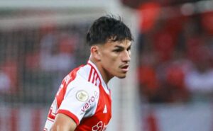 bernabei comenta o motivo de não ter sido aproveitado por eduardo coudet no inter: "sistema de jogo"