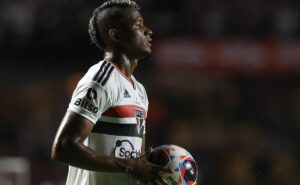 orejuela está de volta ao são paulo após destaque no medellín e busca espaço 