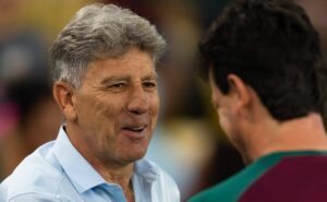 grêmio de renato faz proposta para renovar com meio campista e aguarda resposta
