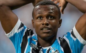 nathan fernandes vive drama no grêmio e recorre a um preparador mental de atletas