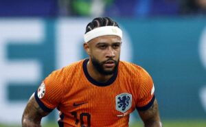 após depay, corinthians decide assinar com ídolo do flamengo e se prepara para fazer proposta