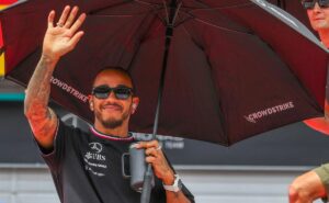 lewis hamilton faz fortes relatos sobre depressão e bullying