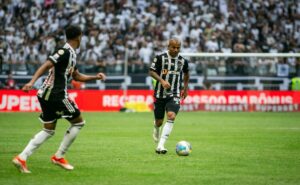 arena mrv: gramado tratado divide opiniões da torcida do atlético mineiro