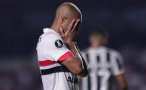perdeu a idolatria? lucas moura perde pênalti em são paulo x botafogo  
