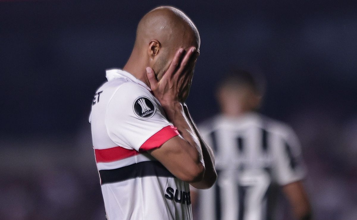 perdeu a idolatria? lucas moura perde pênalti em são paulo x botafogo  
