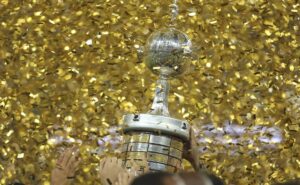 santos sonha com campeão da libertadores e segue atrás de acerto para primeira contratação de 2025