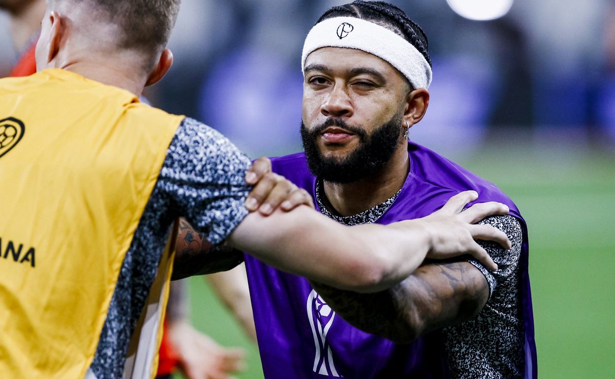 memphis depay está surpreso com nível do futebol brasileiro atuando no corinthians 