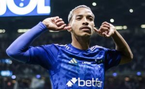 matheus pereira destaca própria performance e tática do cruzeiro contra libertad