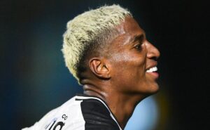 emerson rodríguez vivia situação complicada no millonarios e pai destaca desejo: “vai brigar para que o comprem”