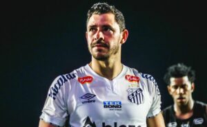 giuliano revela rodízio com a faixa de capitão do santos: “carille optou”