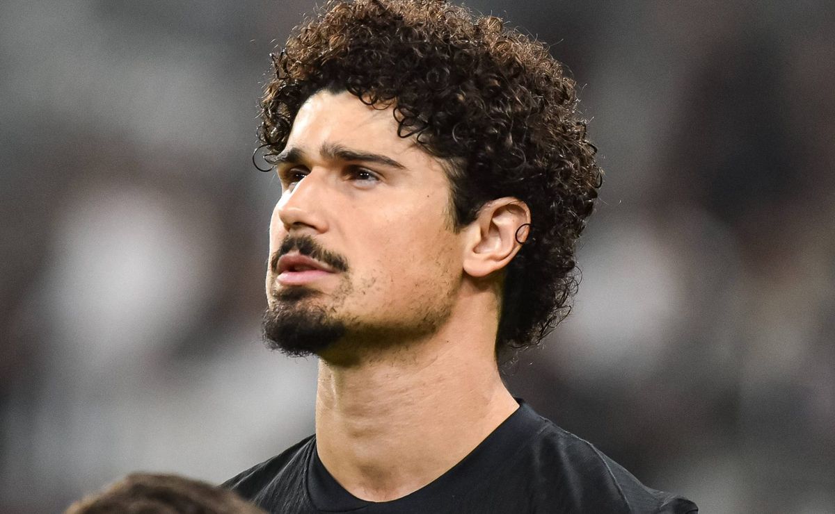 expulsões de andré ramalho e fagner do corinthians foram corretas, diz renata ruel: “regra fala”