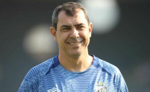 carille é informado sobre desfalques de última hora antes de santos x operário