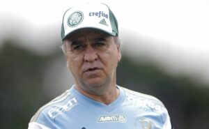 atacante revela estar acima do peso e infeliz no palmeiras de 2015 com marcelo oliveira