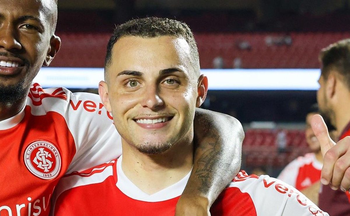 bruno gomes exalta ajuda de roger para atuar na lateral do internacional: "a gente revê todos os lances"