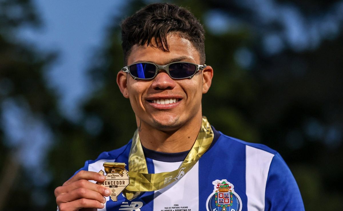 contrato até 2027: bournemouth, de evanilson, tem interesse em flaco lópez, do palmeiras