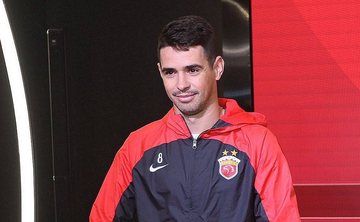 oscar decide para onde vai após sair da china e flamengo é informado sobre destino do meio campista