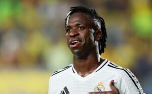 comparativo entre os números de vini jr. com outros principais candidatos à bola de ouro em 23/24