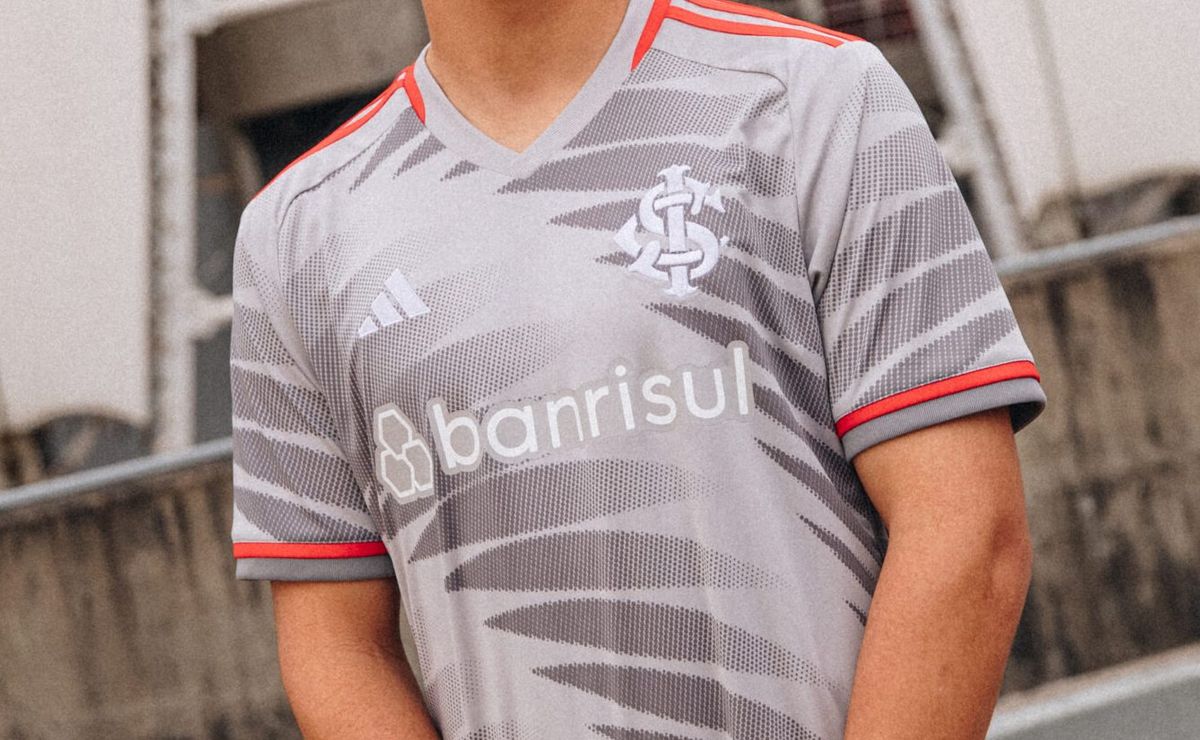 internacional pode ter troca de fornecedor de material esportivo em 2026; nova camisa recebeu críticas