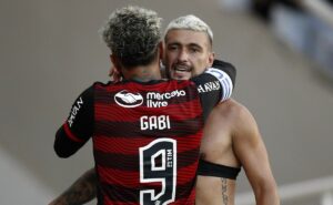 folha salarial do peñarol pagaria somente tite e + 1 jogador caro do flamengo
