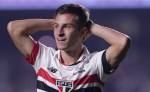 galoppo vive situação frustrante no são paulo e família comenta falta de oportunidades: “estranho”