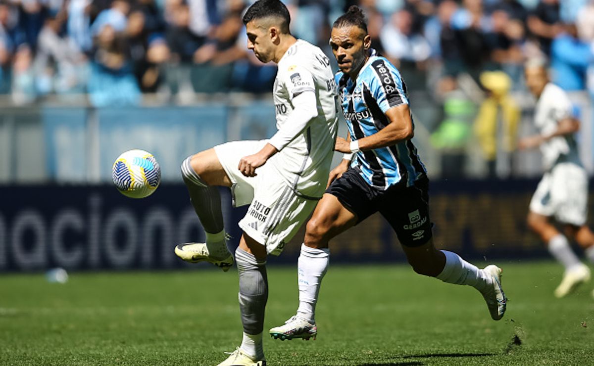 atlético mineiro x grêmio; histórico de confrontos intensos e marcas inesquecíveis