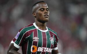 jhon arias se irrita com o fluminense e recusa renovação para poder jogar na europa