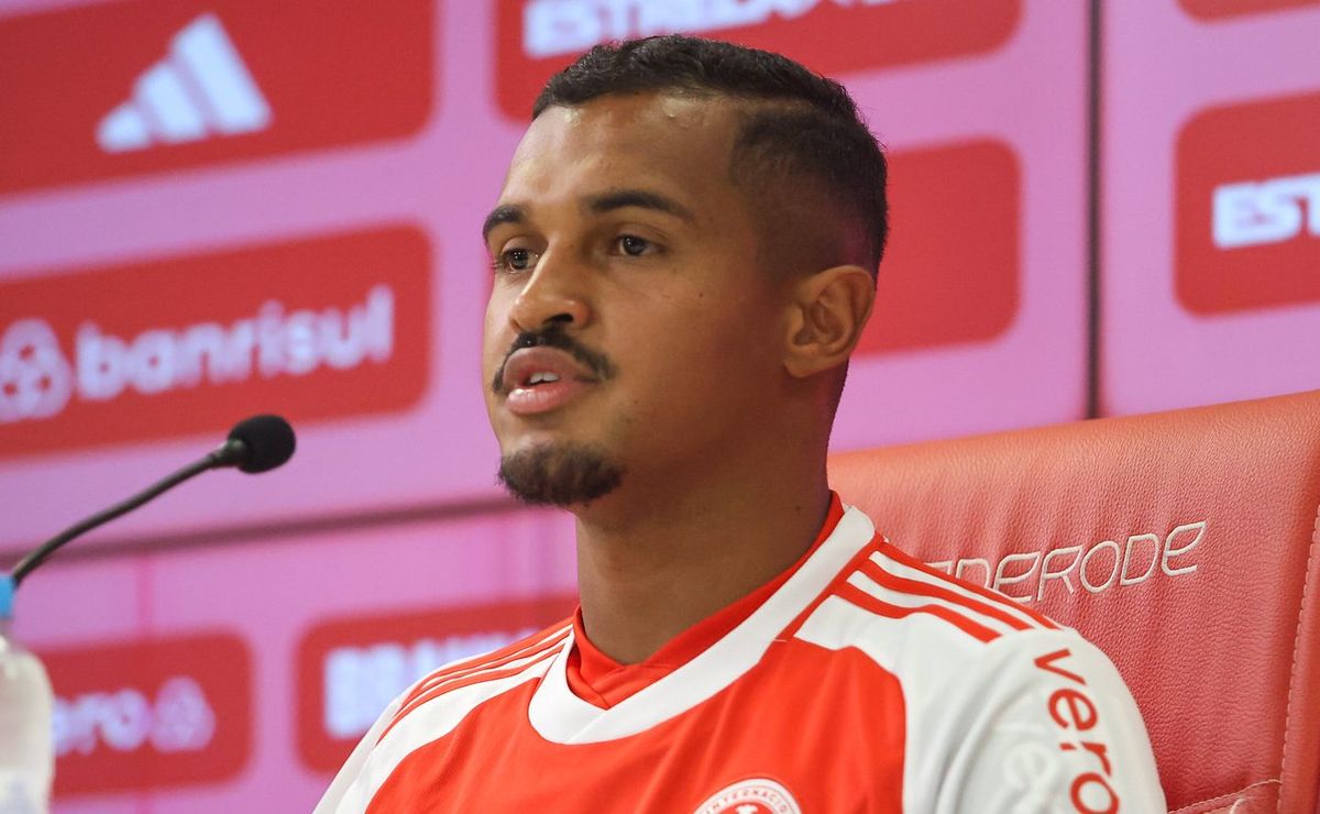 reforço do internacional, clayton sampaio revela parceria com vitão na base: "características parecidas"