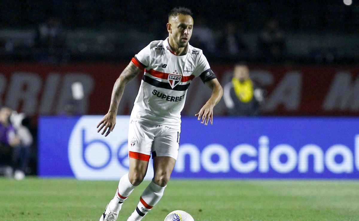 rafinha não entende postura do árbitro em fluminense x são paulo: "É complicado"