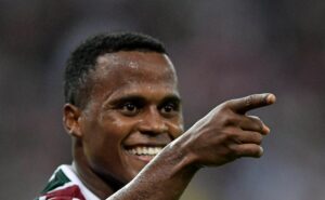 contrato até 2026: palmeiras não negocia com jhon arias e fluminense descarta venda