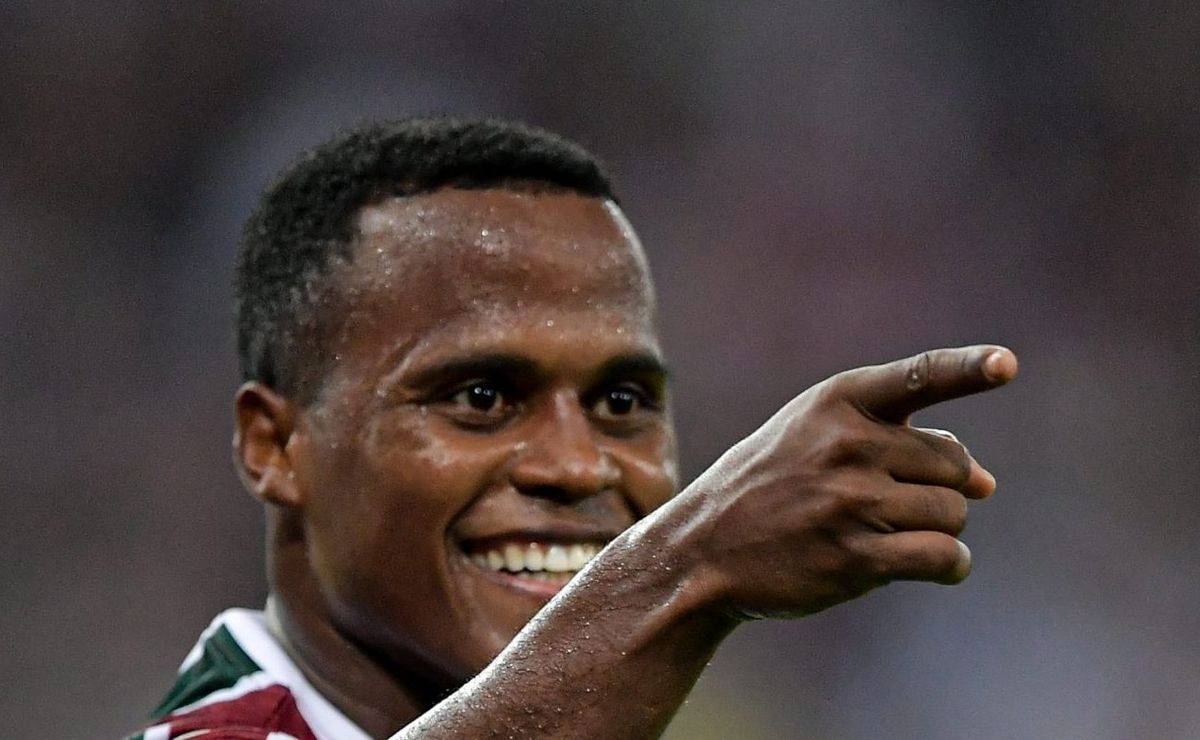 contrato até 2026: palmeiras não negocia com jhon arias e fluminense descarta venda