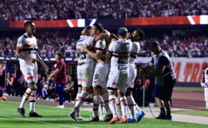 contra o botafogo, são paulo aposta em retrospecto no morumbis e defende tabu de 11 anos
