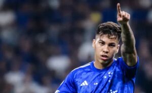 kaio jorge, do cruzeiro, expõe cobrança severa do pai: "cruzeirense roxo"