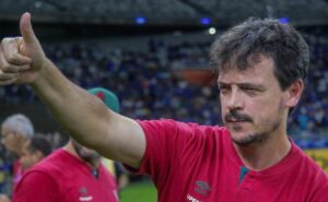 fernando diniz no grêmio para substituir renato gaúcho é aprovado pela torcida e direção deve fazer movimentação