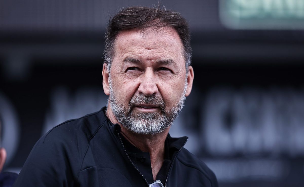 augusto melo evita falar em gabigol no corinthians: “não pensamos nisso”