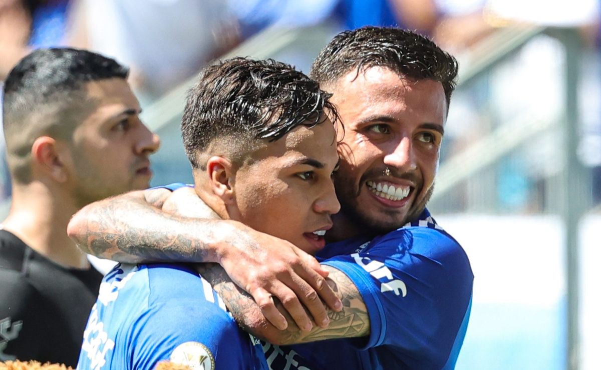 kaio jorge supera vaias e tem grande atuação em vitória do cruzeiro contra o atlético go