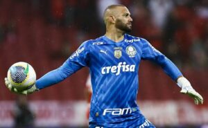 weverton, do palmeiras revela uso de medicamentos para jogar após choque com deyverson