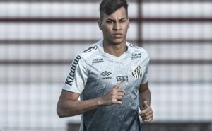 kaio jorge revela detalhes de sua saída do santos e cita ingratidão