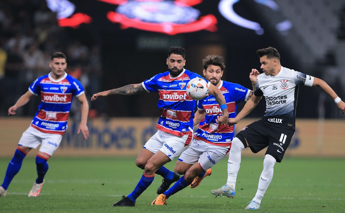 corinthians bate fortaleza por 3 a 0 e carimba vaga na semifinal da copa sul americana