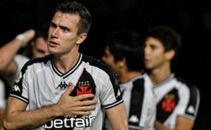 saída de lucas piton é selada no vasco com permanência garantida até dezembro 