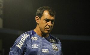 santos de fábio carille perde renan contra o botafogo sp por lesão